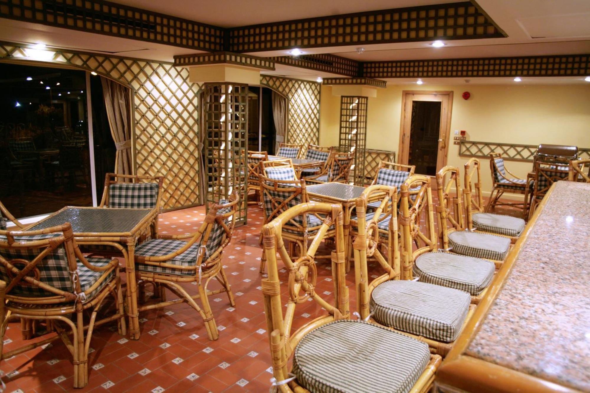 Moevenpick Prince Abbas Lake Nasser Cruise, Every Monday Four Nights From Aswan, Every Friday Three Nights From Abu-Simbel - Including Excursions And Sightseeing Dış mekan fotoğraf